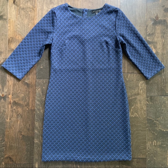 Banana Republic Dresses & Skirts - Banana Republic Navy &Black 3/4 Sleeve Shift Dress